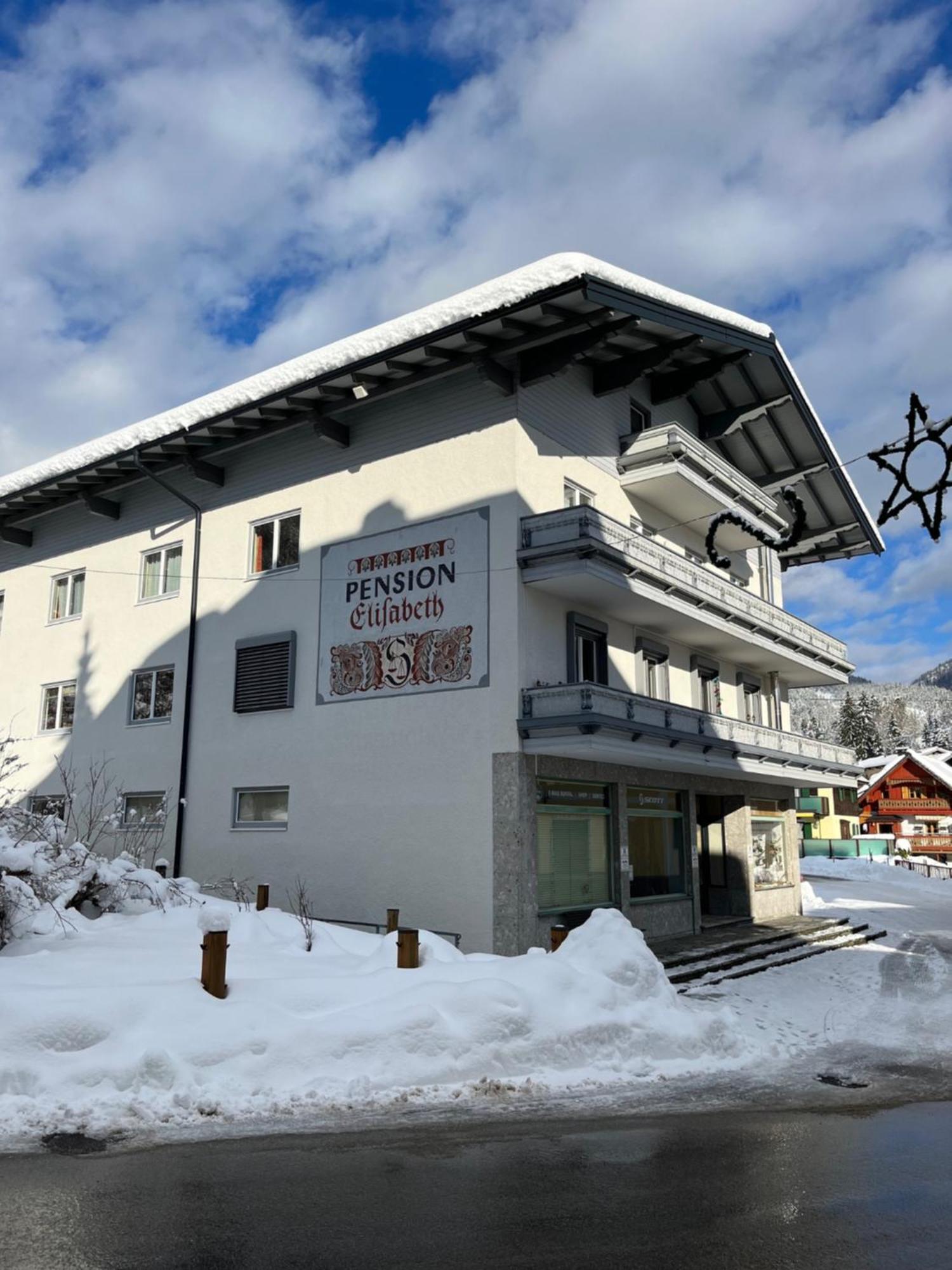 Pension Elisabeth Russbach am Pass Gschütt Exterior foto