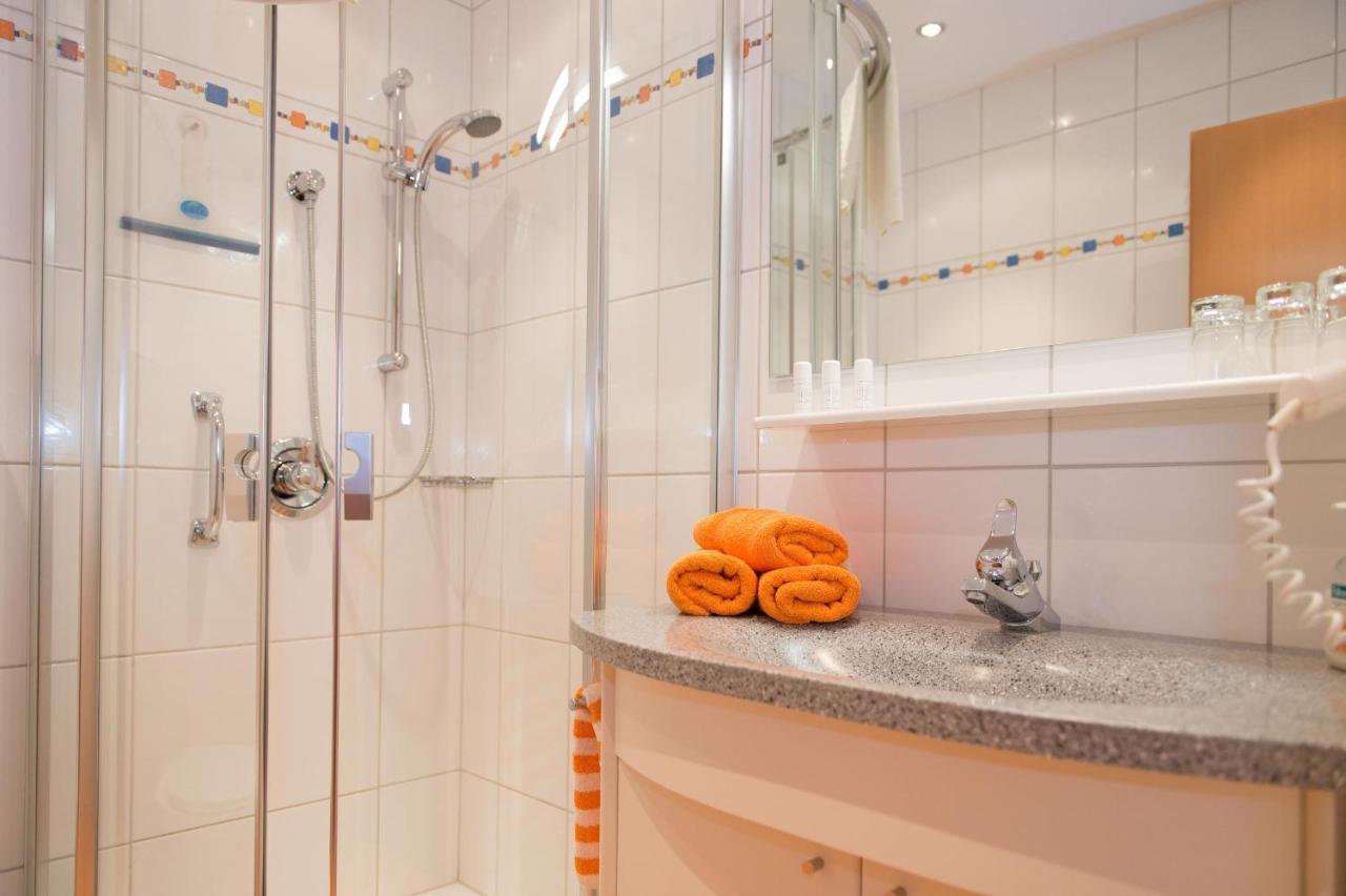 Pension Elisabeth Russbach am Pass Gschütt Habitación foto